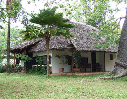 private beach accommodation, Diani House 