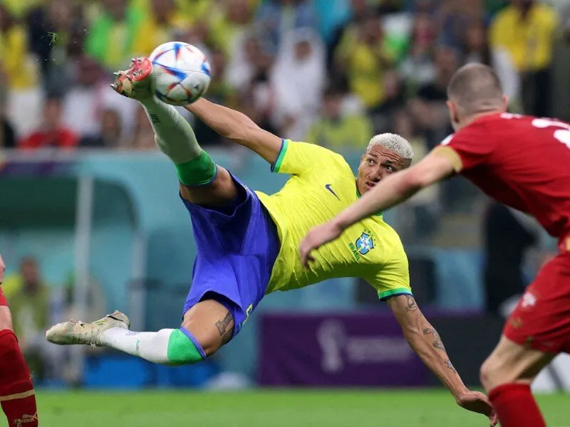 R&egrave;n luyện mỗi ng&agrave;y sẽ gi&uacute;p tiền vệ c&aacute;nh th&ecirc;m dẻo dai
